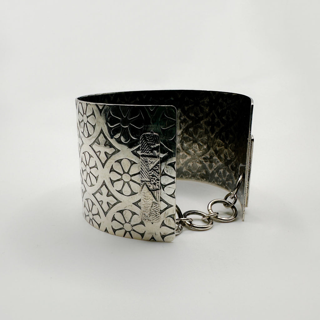 sterling silver cuff handmade with an art deco design made by Bottlebee in Nottingham